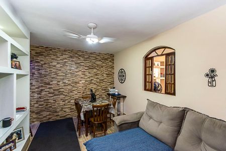 Casa à venda com 250m², 4 quartos e sem vaga Casa à venda com 250m², 4 quartos e sem vagaCasa 2º andar - Sala de Estar