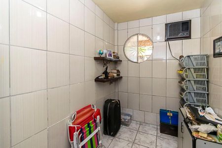 Casa à venda com 250m², 4 quartos e sem vaga Casa à venda com 250m², 4 quartos e sem vagaCasa 1º andar - Lavabo da Suíte 2