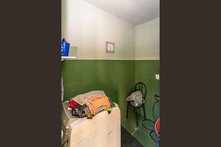 Casa à venda com 250m², 4 quartos e sem vaga Casa à venda com 250m², 4 quartos e sem vagaLavanderia