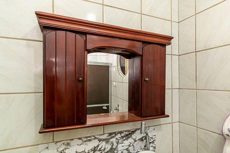 Casa à venda com 250m², 4 quartos e sem vaga Casa à venda com 250m², 4 quartos e sem vagaCasa 1º andar - Banheiro da Suíte 1
