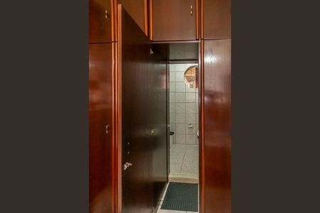 Casa à venda com 250m², 4 quartos e sem vaga Casa à venda com 250m², 4 quartos e sem vagaCasa 1º andar - Suíte 1 - Acesso ao Banheiro