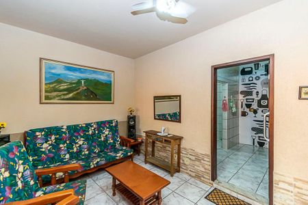 Casa à venda com 250m², 4 quartos e sem vaga Casa à venda com 250m², 4 quartos e sem vagaCasa 1º andar - Sala