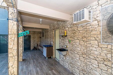 Casa à venda com 250m², 4 quartos e sem vaga Casa à venda com 250m², 4 quartos e sem vagaLavanderia