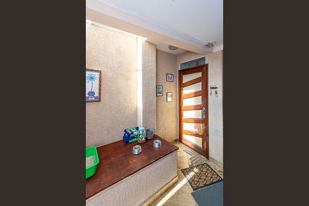 Casa à venda com 250m², 4 quartos e sem vaga Casa à venda com 250m², 4 quartos e sem vagaCasa 2º andar - Sala - Hall da entrada