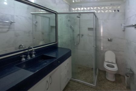 Apartamento para alugar com 211m², 3 quartos e 2 vagasBnaheiro 1