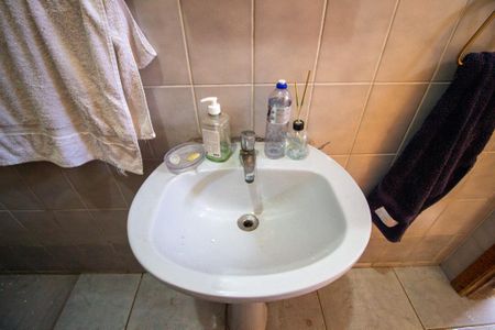 Casa para alugar com 160m², 3 quartos e 4 vagasBanheiro externo