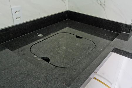 Apartamento à venda com 34m², 2 quartos e sem vaga Apartamento à venda com 34m², 2 quartos e sem vagaCozinha e Área de Serviço