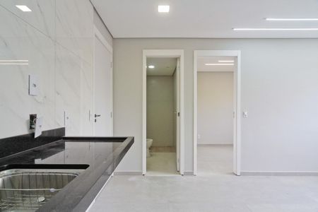 Apartamento à venda com 34m², 2 quartos e sem vaga Apartamento à venda com 34m², 2 quartos e sem vagaCozinha e Área de Serviço