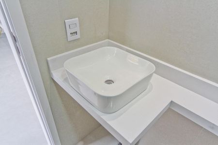 Apartamento à venda com 34m², 2 quartos e sem vaga Apartamento à venda com 34m², 2 quartos e sem vagaBanheiro