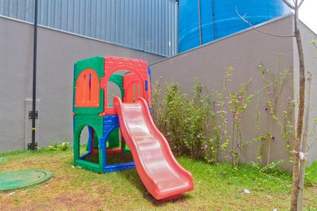 Apartamento à venda com 34m², 2 quartos e sem vaga Apartamento à venda com 34m², 2 quartos e sem vagaÁrea comum - Playground