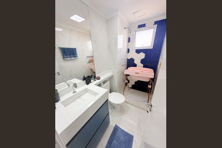Banheiro  de apartamento à venda com 2 quartos, 56m² em Vila Ema, São Paulo