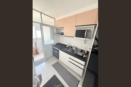 Cozinha de apartamento à venda com 2 quartos, 56m² em Vila Ema, São Paulo