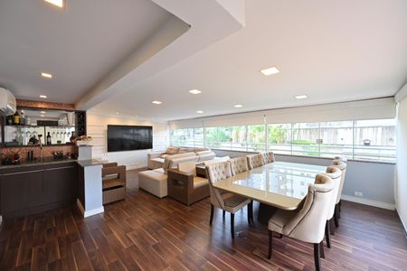Apartamento à venda com 168m², 2 quartos e 2 vagasSala