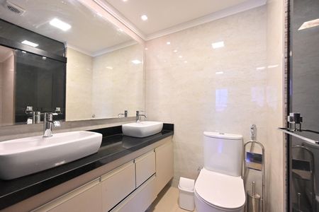 Apartamento à venda com 168m², 2 quartos e 2 vagasBanheiro da Suíte