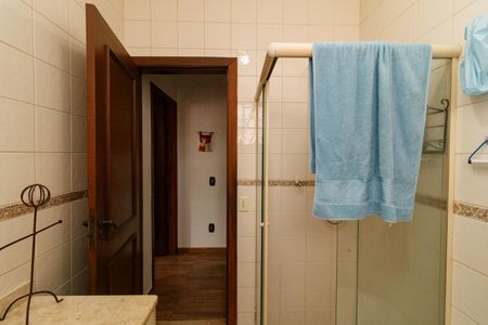 Casa para alugar com 560m², 4 quartos e 4 vagasBanheiro 