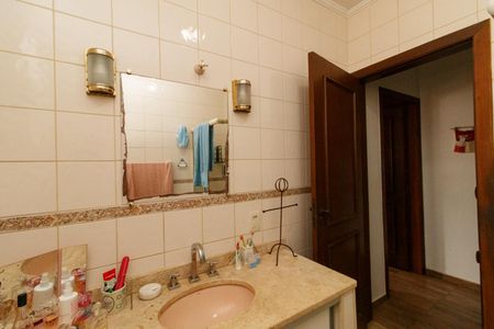 Casa para alugar com 560m², 4 quartos e 4 vagasBanheiro 