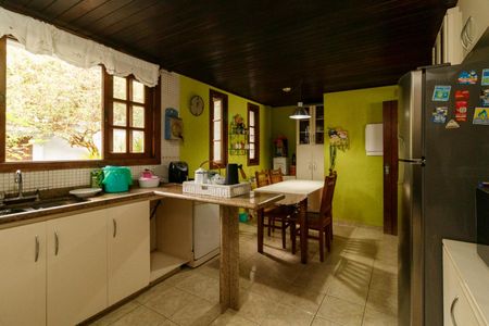 Casa para alugar com 560m², 4 quartos e 4 vagasCozinha