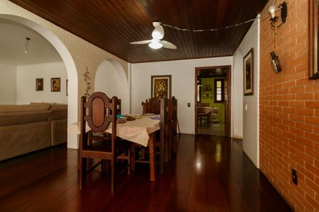 Casa para alugar com 560m², 4 quartos e 4 vagasSala