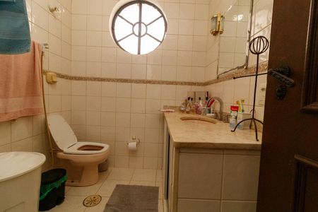 Casa para alugar com 560m², 4 quartos e 4 vagasBanheiro 