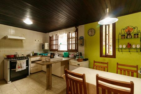 Casa para alugar com 560m², 4 quartos e 4 vagasCozinha