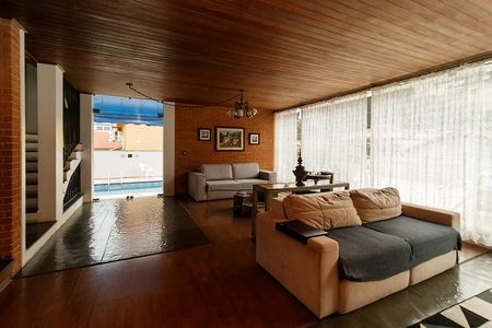 Casa para alugar com 560m², 4 quartos e 4 vagasSala