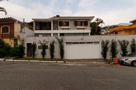 Casa para alugar com 560m², 4 quartos e 4 vagasFachada
