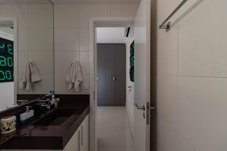 Apartamento à venda com 115m², 3 quartos e 2 vagasBanheiro da Suíte 1