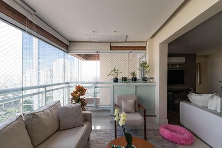 Apartamento à venda com 115m², 3 quartos e 2 vagasVaranda