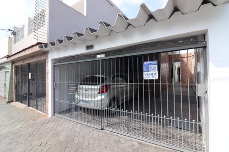 Casa à venda com 112m², 3 quartos e 2 vagasFachada