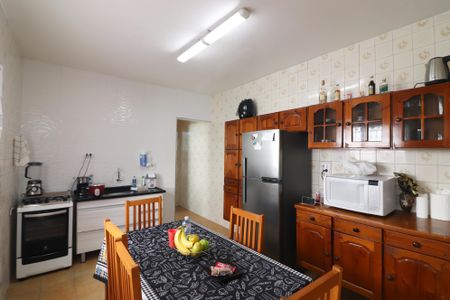 Casa à venda com 112m², 3 quartos e 2 vagasCozinha 