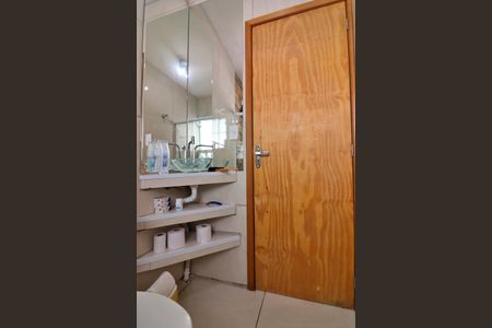 Casa à venda com 112m², 3 quartos e 2 vagasBanheiro Social