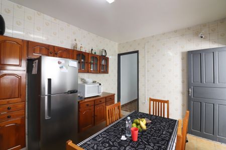 Casa à venda com 112m², 3 quartos e 2 vagasCozinha 