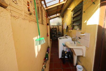 Casa à venda com 250m², 3 quartos e 2 vagasÁrea de Serviço