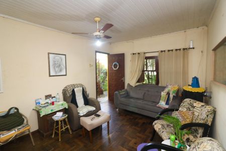 Casa à venda com 250m², 3 quartos e 2 vagasSala