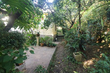 Casa à venda com 250m², 3 quartos e 2 vagasQuintal