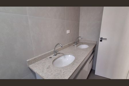 Banheiro Social  de apartamento para alugar com 1 quarto, 66m² em Santo Antônio, São Caetano do Sul
