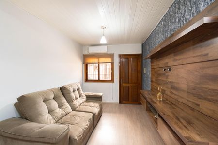 Casa à venda com 2 quartos, 42m² em Guajuviras, Canoas