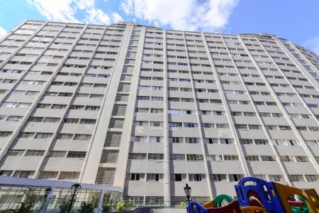 Apartamento à venda com 73m², 2 quartos e sem vaga Apartamento à venda com 73m², 2 quartos e sem vagaFachada