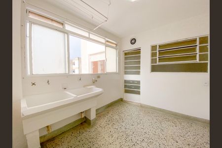 Apartamento para alugar com 151m², 3 quartos e 1 vaga Apartamento para alugar com 151m², 3 quartos e 1 vagaÁrea de Serviço