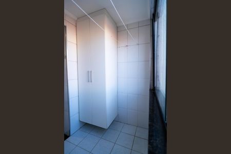 Apartamento para alugar com 77m², 2 quartos e 1 vagaÁrea de Serviço