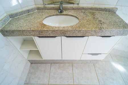 Apartamento para alugar com 77m², 2 quartos e 1 vagaBanheiro da Suíte