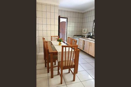 Casa à venda com 3 quartos, 135m² em Jardim Angela (Zona Leste), São Paulo