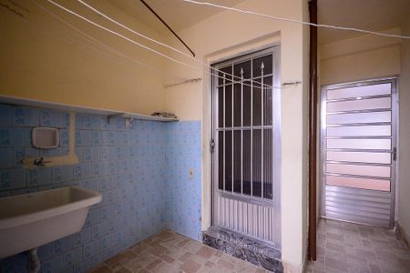 Casa para alugar com 198m², 2 quartos e 1 vagaÁrea de Serviço 