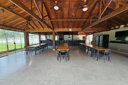 Casa à venda com 253m², 4 quartos e 4 vagas