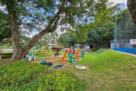 Casa à venda com 253m², 4 quartos e 4 vagas