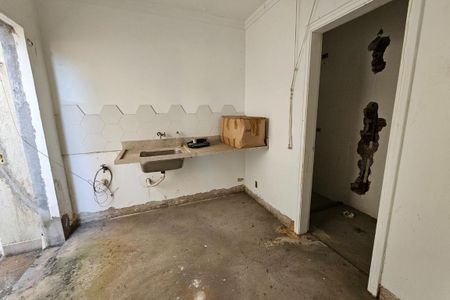 Casa à venda com 253m², 4 quartos e 4 vagas
