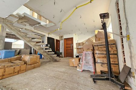 Casa à venda com 253m², 4 quartos e 4 vagas