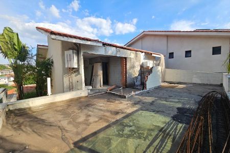 Casa à venda com 253m², 4 quartos e 4 vagas