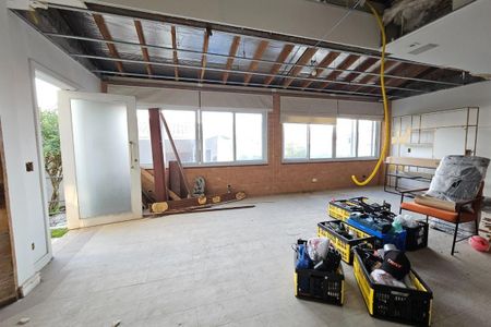 Casa à venda com 253m², 4 quartos e 4 vagas