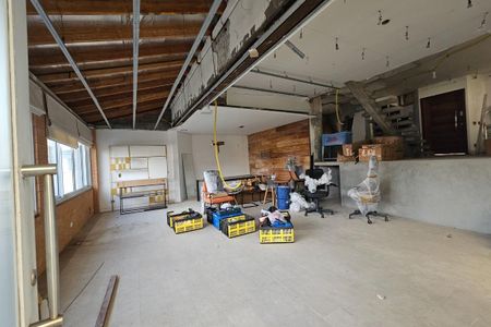 Casa à venda com 253m², 4 quartos e 4 vagas